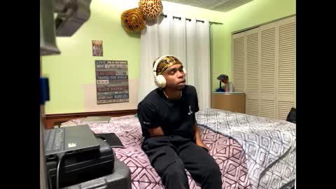 romeotyn online show from February 26, 2025, 3:21 am