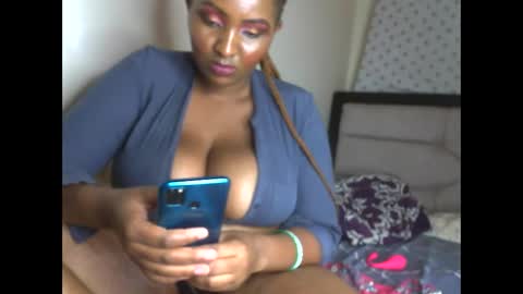 Romina 26 online show from February 16, 2026, 11:12 pm