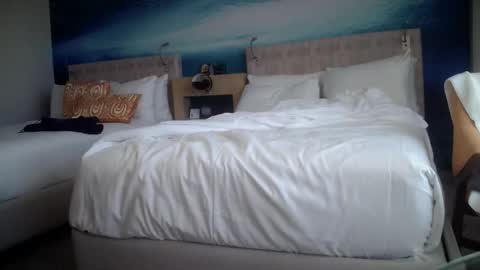 ronin098 online show from November 18, 2025, 7:51 pm