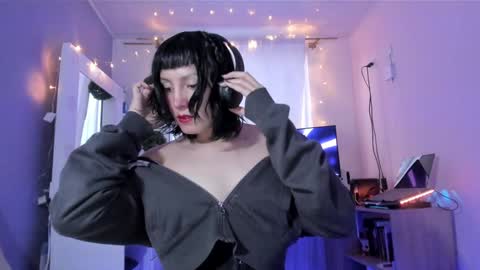 Twelve 3 Inst Twelve 312002 Twitter Room312 2002 online show from December 26, 2024, 10:52 pm