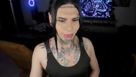 herreraisa offical online show from March 25, 2026, 6:08 am