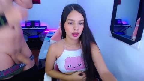  MIA AND PAUL online show from November 15, 2025, 3:19 pm