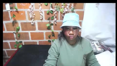 roos_veyker online show from October 12, 2025, 4:39 pm