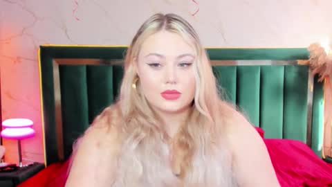 Chloe online show from October 17, 2025, 11:02 am