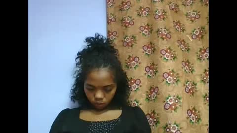 rosah225127 online show from April 29, 2026, 5:30 pm