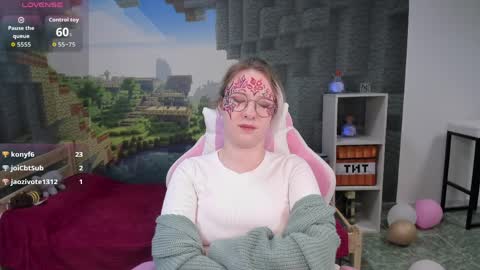 Call me Rosa online show from April 7, 2026, 8:42 pm