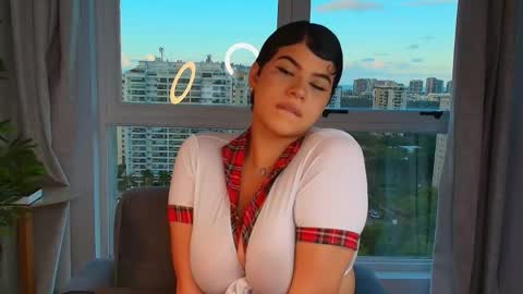 Snapshot of rosalie_bliss chatting on June 5, 2026, 7:52 pm Rosalie Bliss online show from June 5, 2026, 7:52 pm