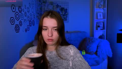 rosalie_liu online show from November 26, 2025, 2:07 pm