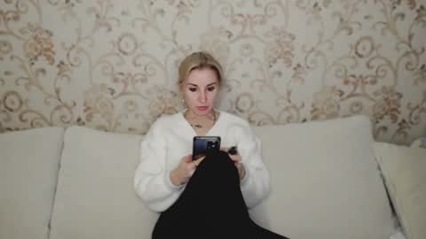 Snapshot of rose__shine chatting on December 24, 2024, 10:11 am rose  shine online show from December 24, 2024, 10:11 am