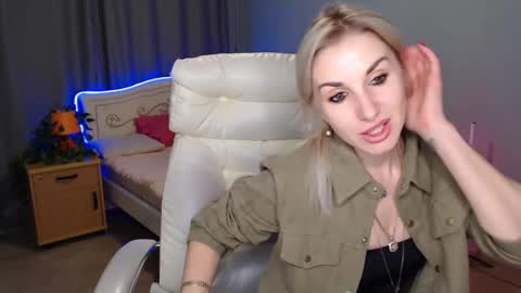 Snapshot of rose__shine chatting on January 15, 2025, 4:21 pm rose  shine online show from January 15, 2025, 4:21 pm
