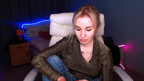 Snapshot of rose__shine chatting on January 25, 2025, 1:19 pm rose  shine online show from January 25, 2025, 1:19 pm