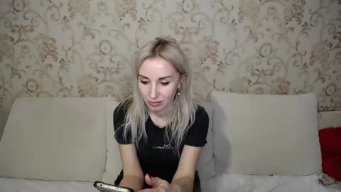 Snapshot of rose__shine chatting on January 30, 2025, 1:42 pm rose  shine online show from January 30, 2025, 1:42 pm
