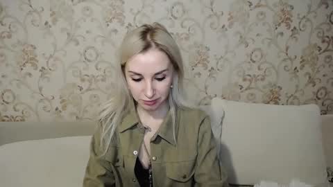 Snapshot of rose__shine chatting on February 6, 2025, 1:21 pm rose  shine online show from February 6, 2025, 1:21 pm
