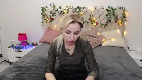 Snapshot of rose__shine chatting on March 2, 2025, 10:45 am rose  shine online show from March 2, 2025, 10:45 am