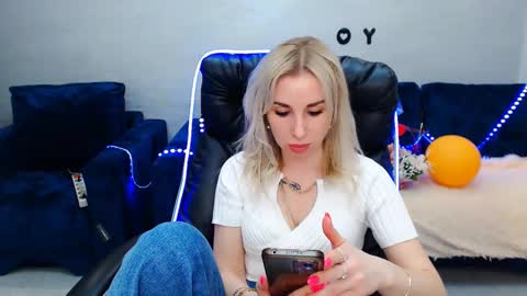 Snapshot of rose__shine chatting on March 8, 2025, 11:37 am rose  shine online show from March 8, 2025, 11:37 am