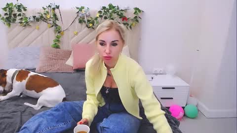 Snapshot of rose__shine chatting on September 13, 2025, 10:26 am rose  shine online show from September 13, 2025, 10:26 am