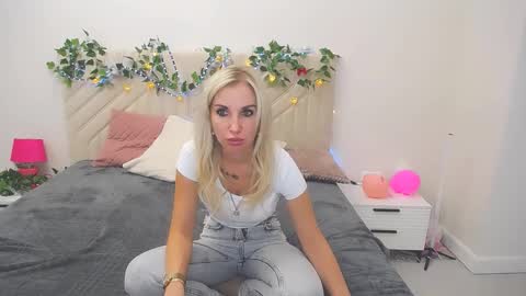 Snapshot of rose__shine chatting on September 22, 2025, 10:39 am rose  shine online show from September 22, 2025, 10:39 am