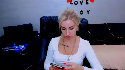 Snapshot of rose__shine chatting on September 26, 2025, 10:08 am rose  shine online show from September 26, 2025, 10:08 am