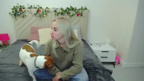 Snapshot of rose__shine chatting on October 2, 2025, 2:35 pm rose  shine online show from October 2, 2025, 2:35 pm