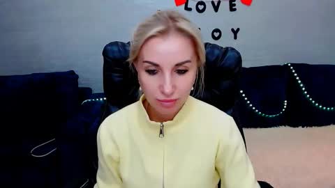 Snapshot of rose__shine chatting on October 3, 2025, 11:29 am rose  shine online show from October 3, 2025, 11:29 am