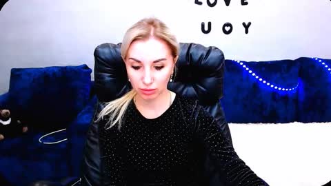Snapshot of rose__shine chatting on October 22, 2025, 10:37 am rose  shine online show from October 22, 2025, 10:37 am
