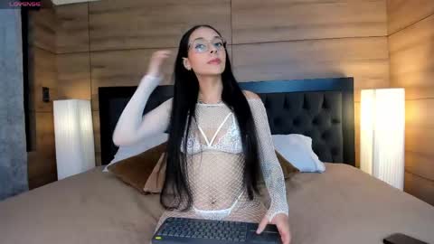 roseaurora online show from March 21, 2026, 10:42 am