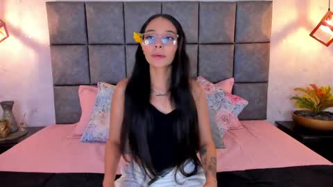 roseaurora online show from June 7, 2026, 10:41 am