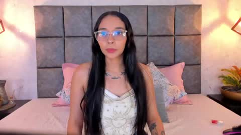 roseaurora online show from June 9, 2026, 10:38 am