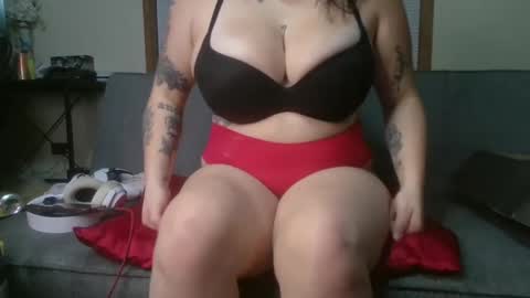 rosebbyxx online show from October 4, 2025, 6:22 am