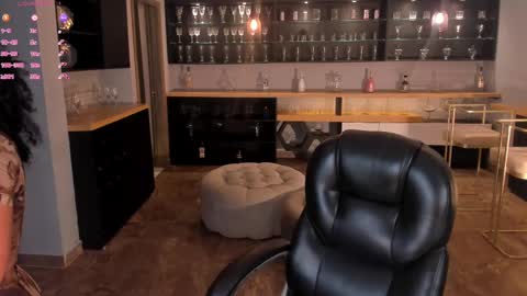 Snapshot of roseferrera chatting on February 19, 2025, 7:59 pm Rose online show from February 19, 2025, 7:59 pm