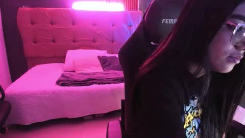 Snapshot of roseliin chatting on November 14, 2025, 12:04 pm roseliin online show from November 14, 2025, 12:04 pm