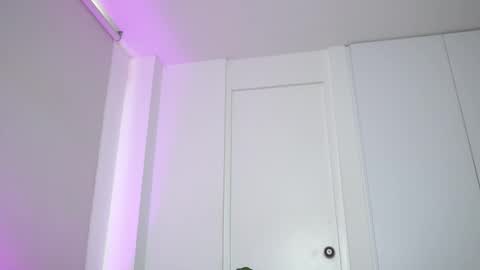 Lyla OF roselinedior online show from October 7, 2025, 2:25 pm