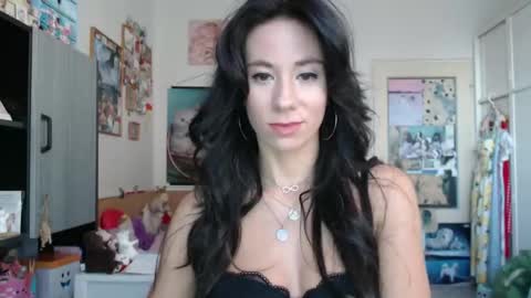 Rose online show from November 3, 2025, 3:13 pm