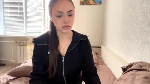 Mimi online show from November 12, 2025, 11:32 am