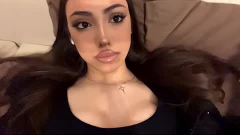 Mimi online show from November 29, 2025, 1:47 pm