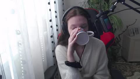 Lina online show from April 5, 2026, 9:06 am