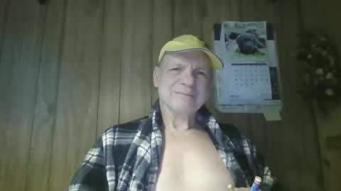 roses2u1958 online show from April 28, 2026, 4:17 am
