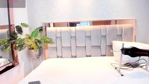 Rose online show from October 17, 2025, 4:48 am