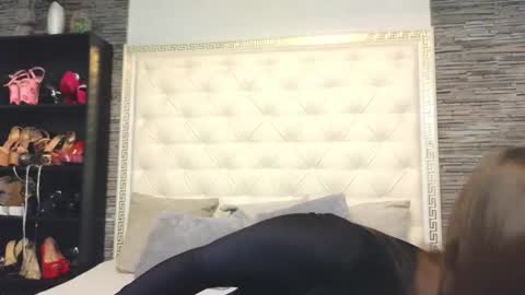 Gabriela online show from March 10, 2025, 5:43 am