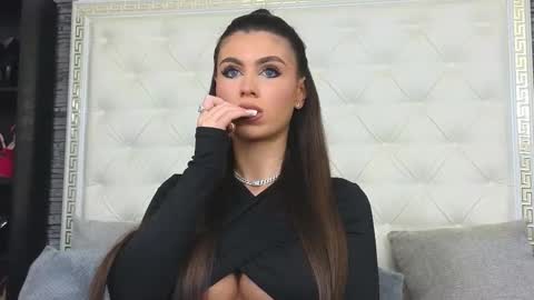 Gabriela online show from December 5, 2025, 8:23 am