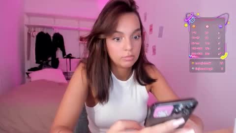 Roshelle online show from October 1, 2025, 4:35 pm