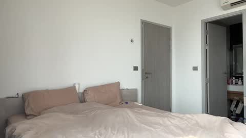 Roshelle online show from February 20, 2026, 8:05 am