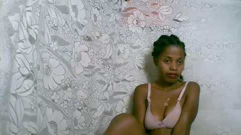 rosia online show from November 17, 2025, 2:45 pm