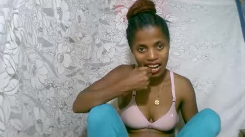 rosia online show from November 30, 2025, 2:54 pm