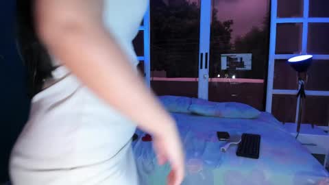 Snapshot of rosie_chell chatting on April 29, 2026, 11:47 am Rosie online show from April 29, 2026, 11:47 am