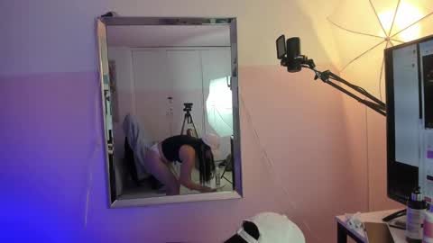 rosie_jhons online show from February 1, 2025, 7:47 am