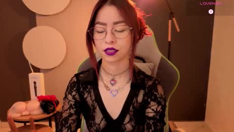Snapshot of rosse_98_ chatting on February 13, 2026, 1:51 pm Miss Rosse online show from February 13, 2026, 1:51 pm