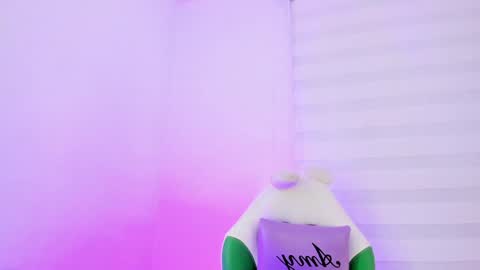   online show from February 3, 2025, 11:20 am