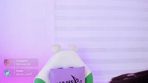   online show from February 7, 2025, 2:15 pm