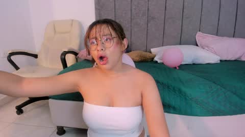 rosse_taylorx1 online show from April 11, 2026, 6:56 pm